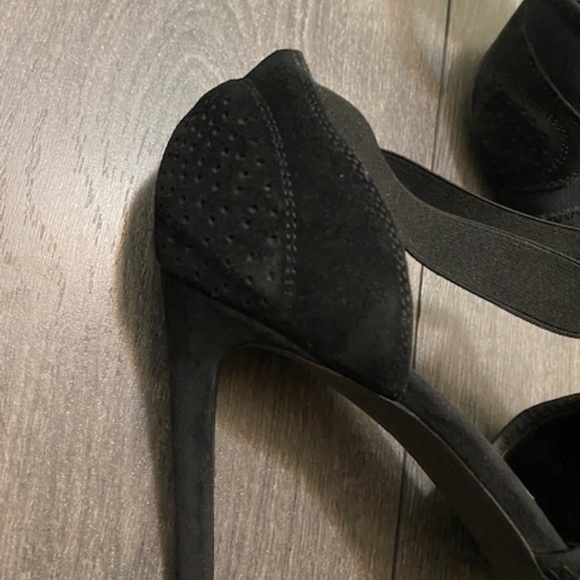 Balenciaga Black Suede T-Strap Open Toe Heels Size 38.5 - Picture 9 of 12